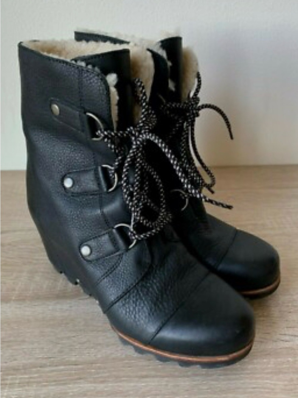 Sorel Joan of Arctic Wedge Black Lace-Up Faux-Shearling Boots Waterproof Sz 11